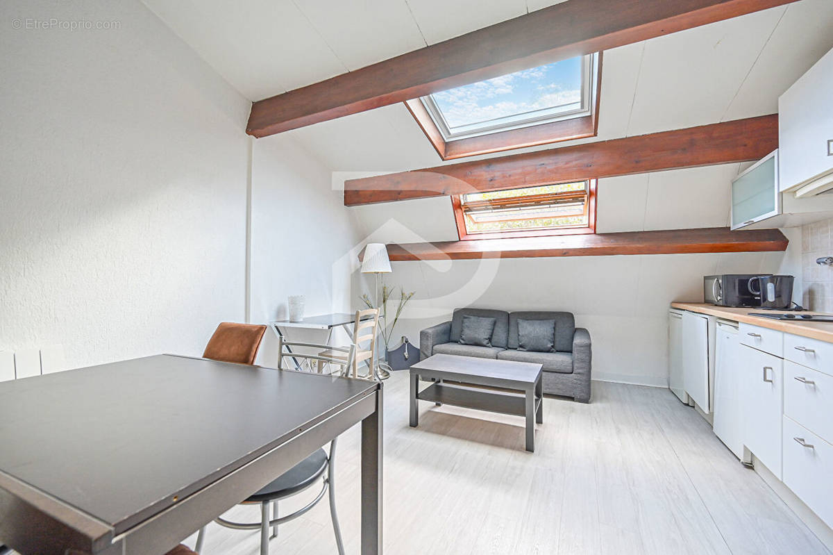 Appartement à CHARENTON-LE-PONT