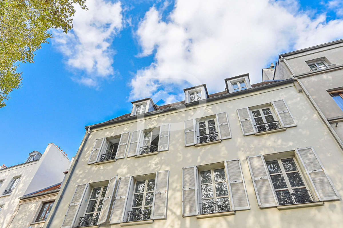 Appartement à CHARENTON-LE-PONT