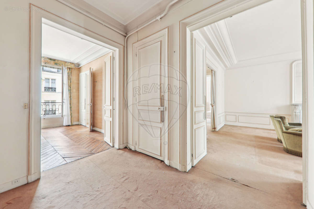 Appartement à PARIS-7E