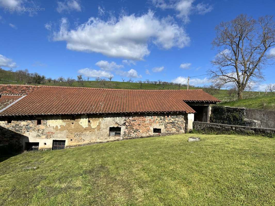 Maison à BESSENAY