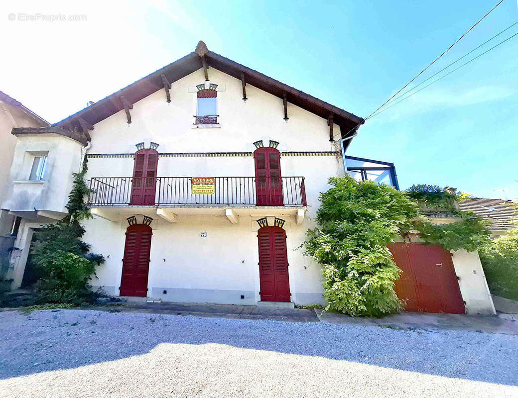 Maison à LONS-LE-SAUNIER