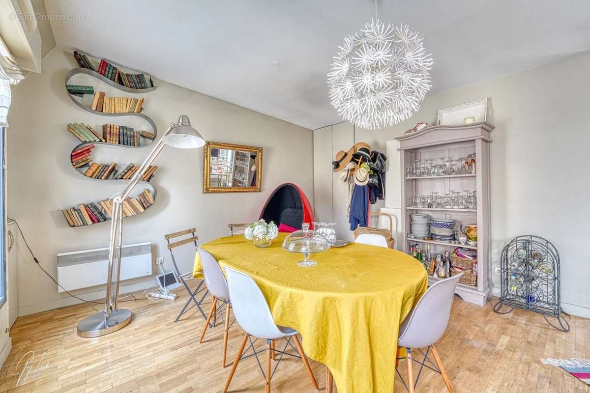 Appartement à PARIS-16E