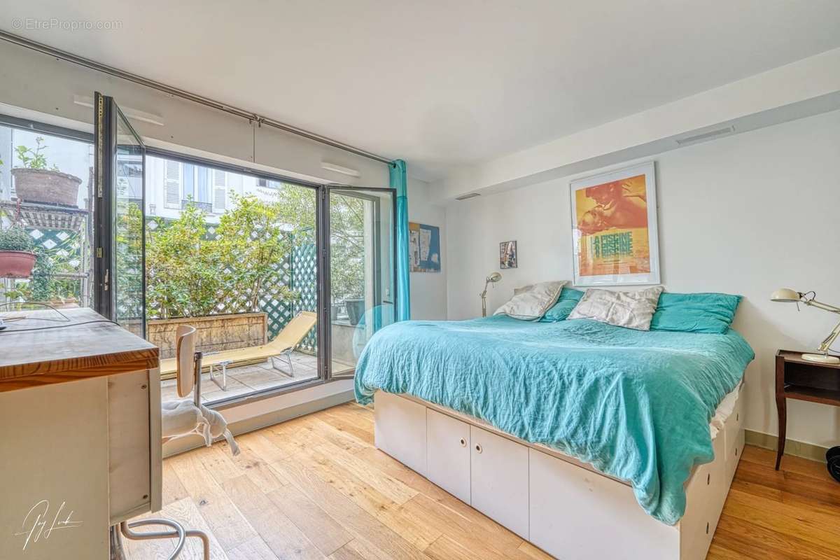 Appartement à PARIS-16E