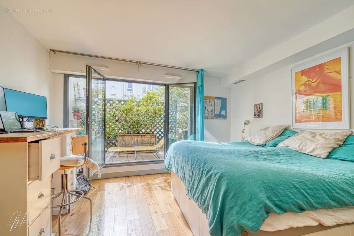 Appartement à PARIS-16E