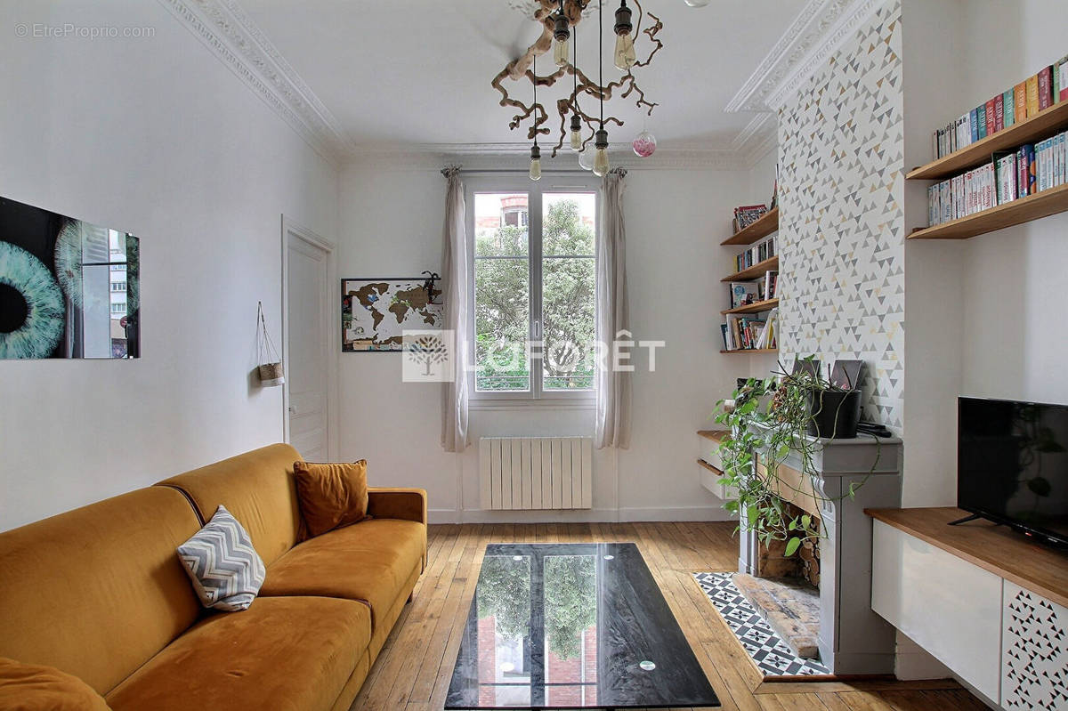 Appartement à COURBEVOIE