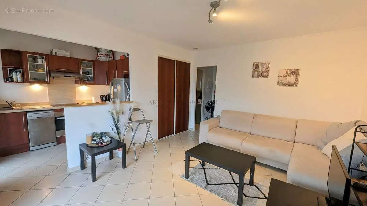 Appartement à MANDELIEU-LA-NAPOULE