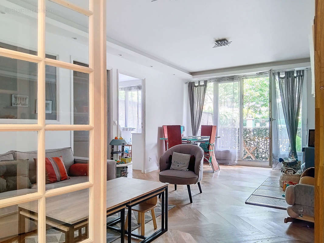 Appartement à NEUILLY-SUR-SEINE