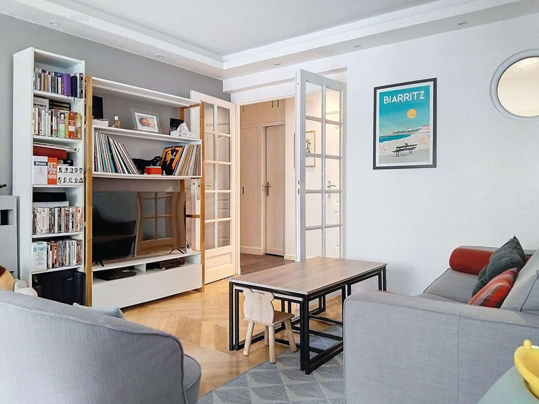 Appartement à NEUILLY-SUR-SEINE