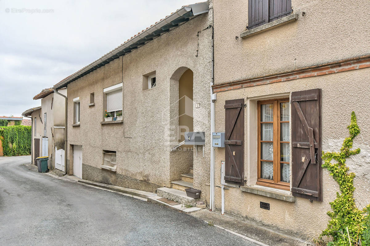 Maison à SAINT-SULPICE