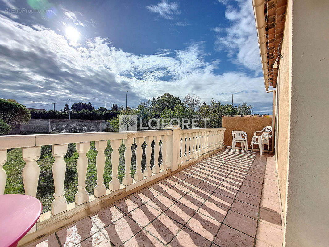 Appartement à SAINT-SATURNIN-LES-AVIGNON