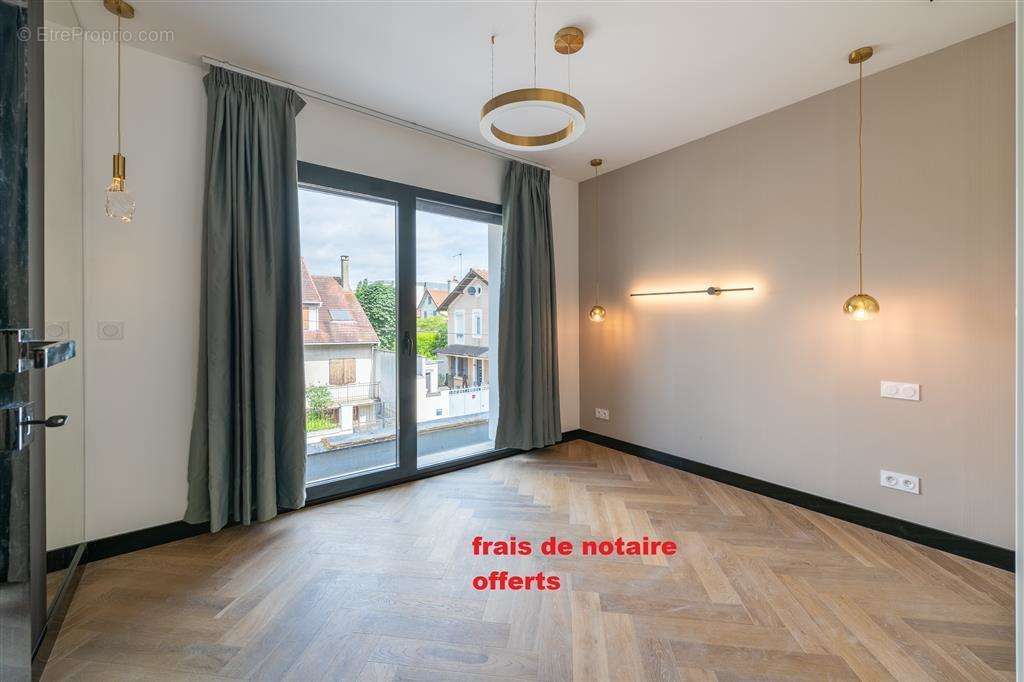 Appartement à SAINT-MAUR-DES-FOSSES