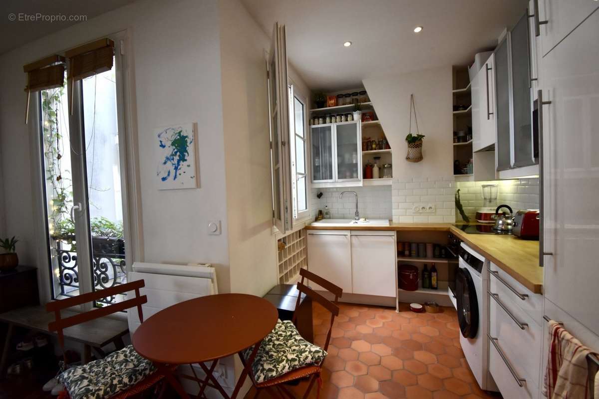 Appartement à PARIS-10E