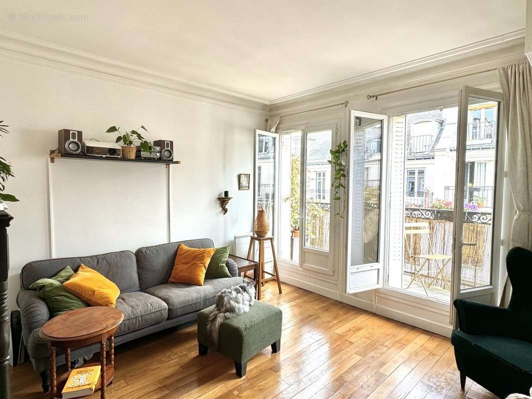 Appartement à PARIS-10E