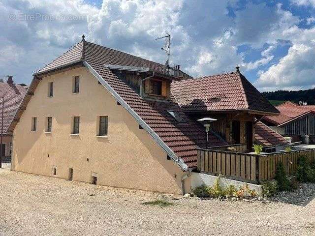 Appartement à LES HOPITAUX-NEUFS