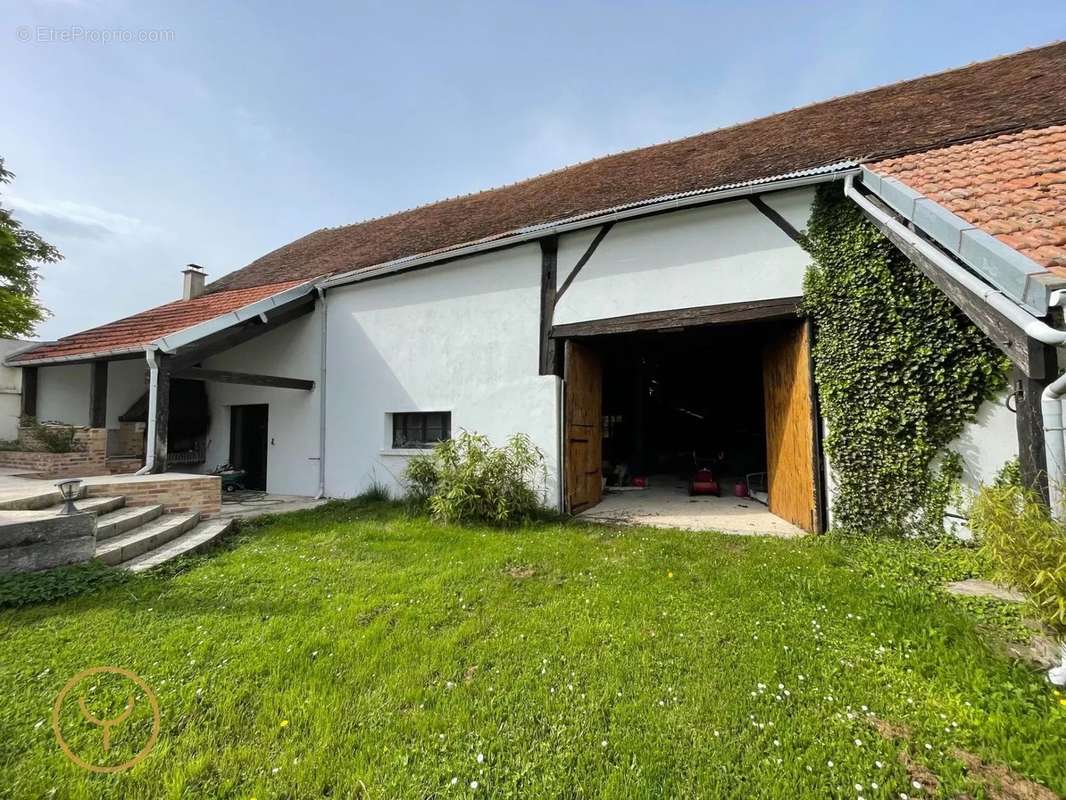 Maison à MERY-SUR-SEINE