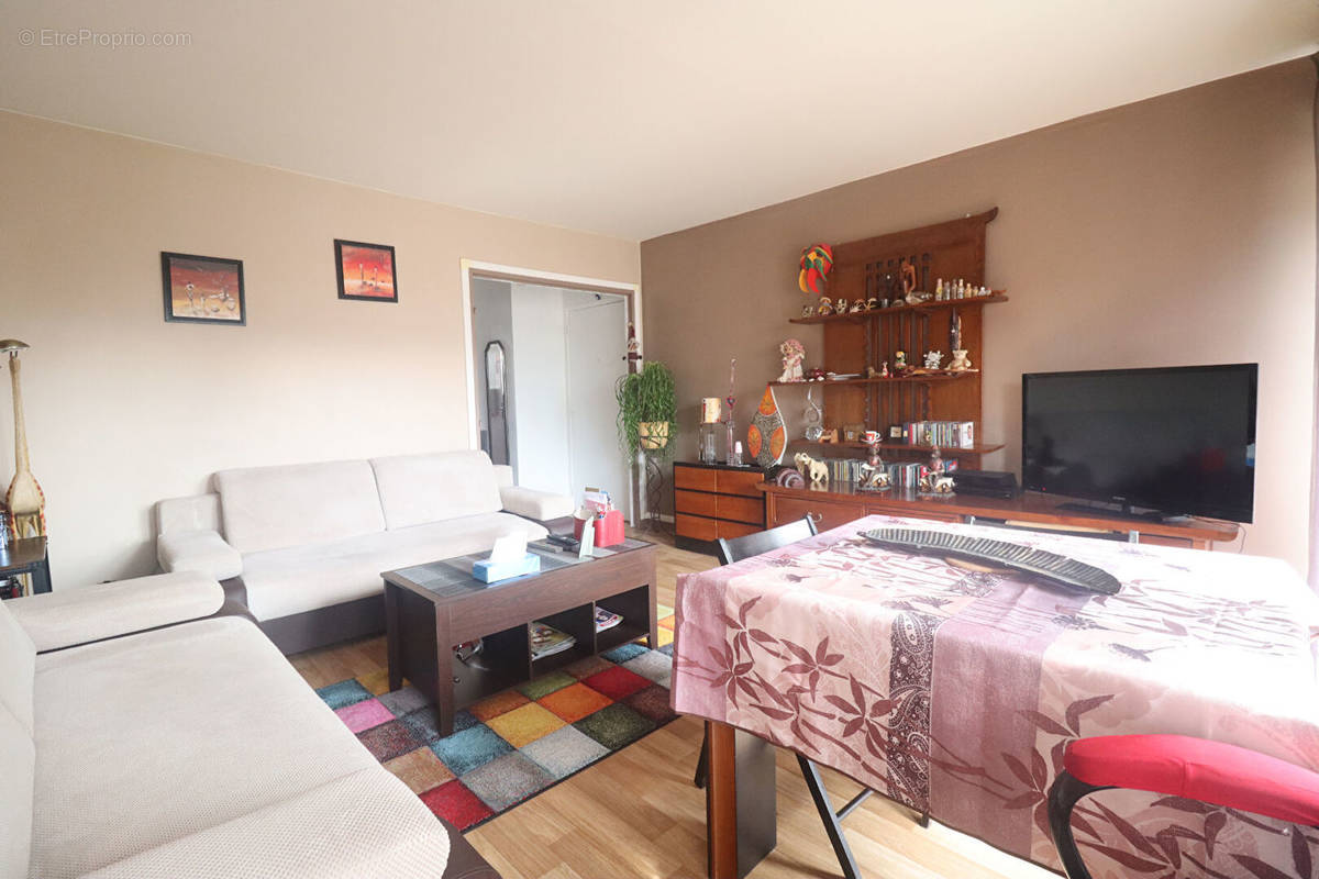 Appartement à AUBERVILLIERS