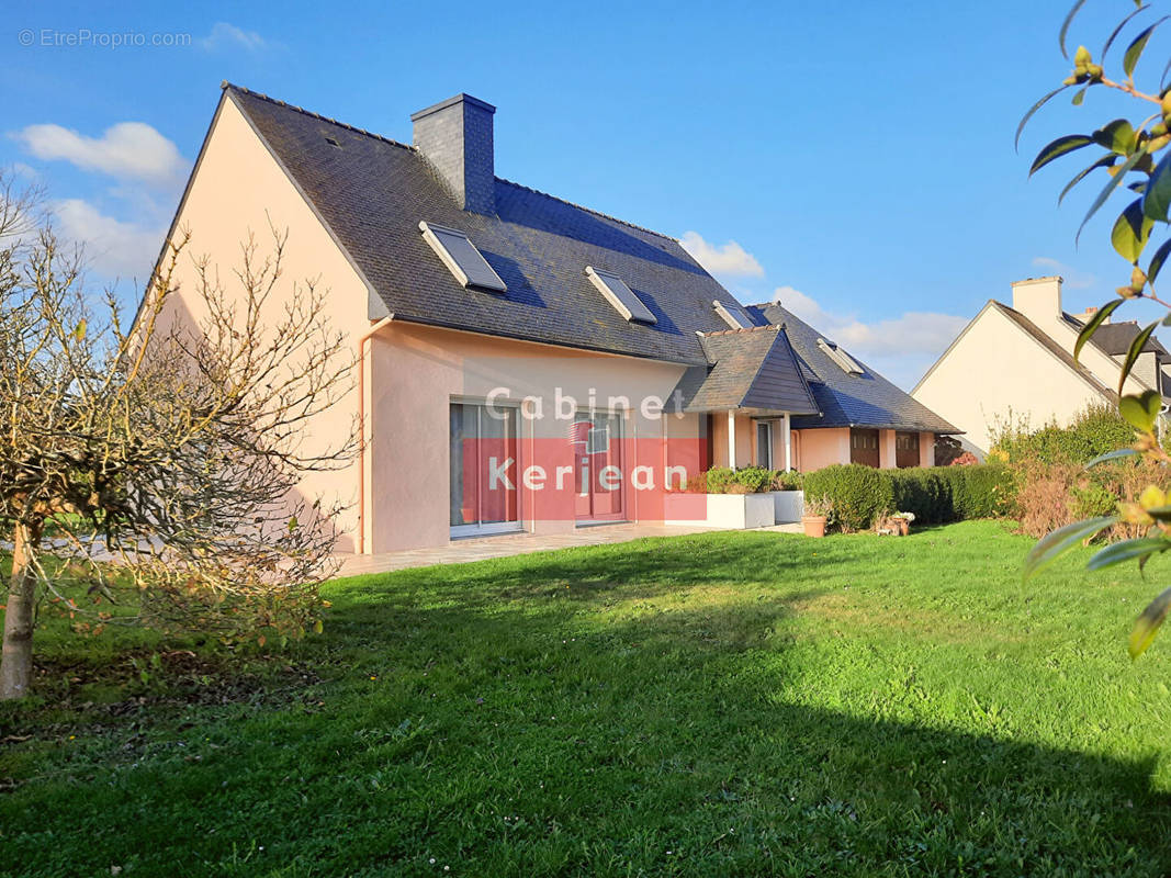 Maison à SAINT-MARTIN-DES-CHAMPS