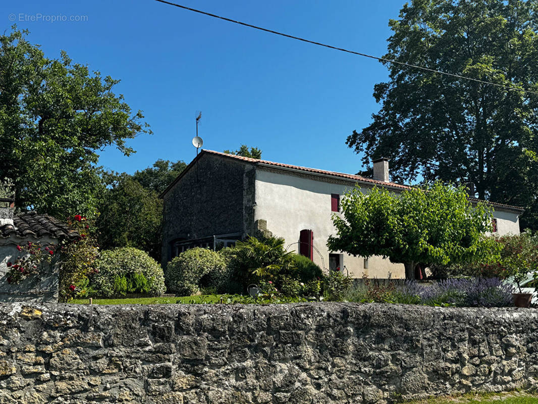 Maison à MONSEGUR