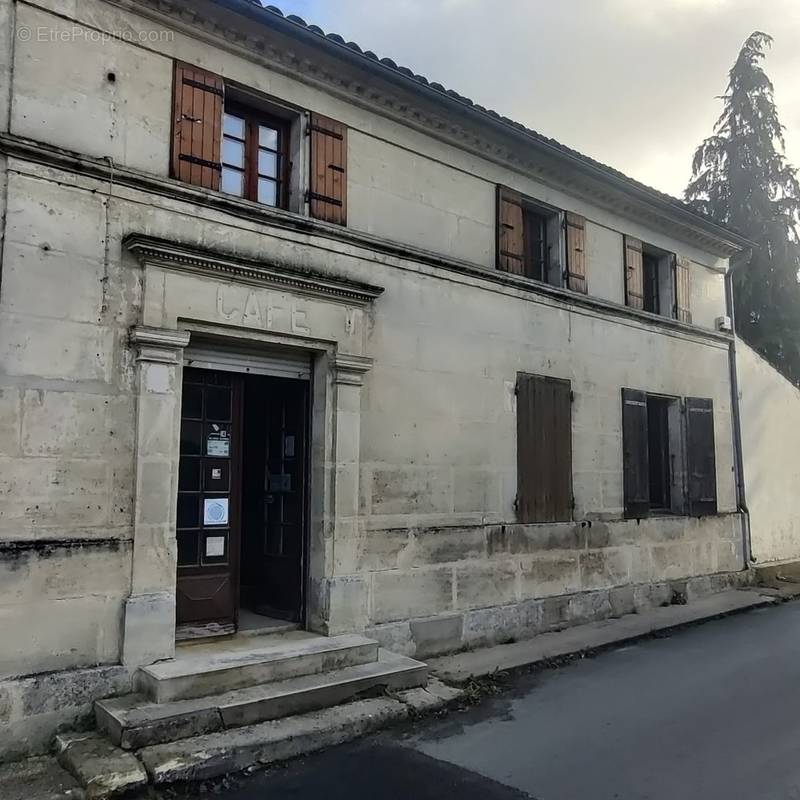 Appartement à LA CHAPELLE-DES-POTS