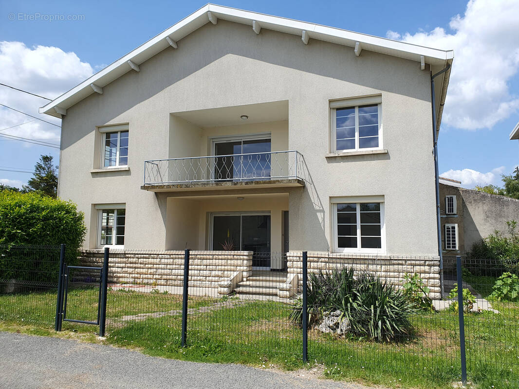 Appartement à SAINTES