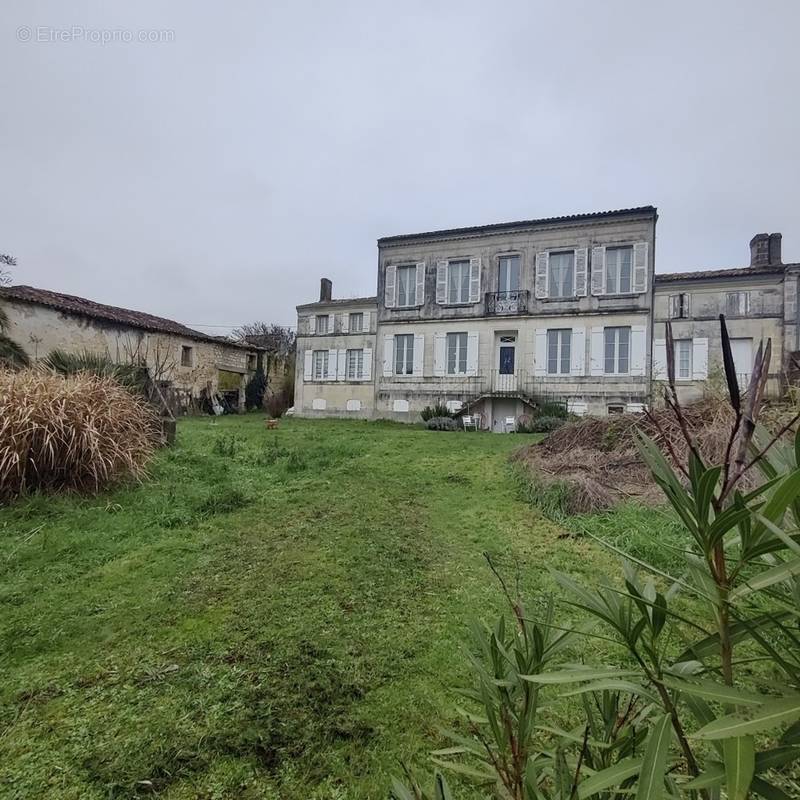 Maison à CHANIERS