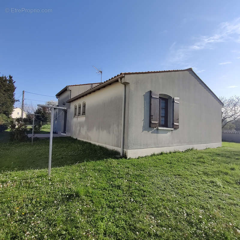 Maison à SAINTES