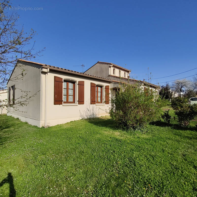 Maison à SAINTES