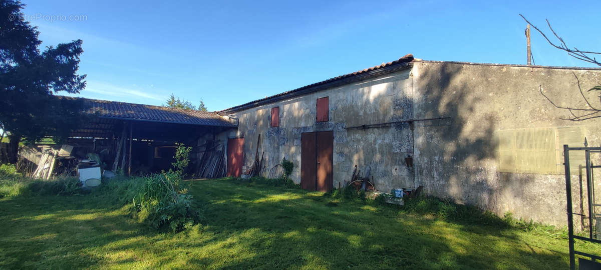 Maison à CHENAC-SAINT-SEURIN-D&#039;UZET