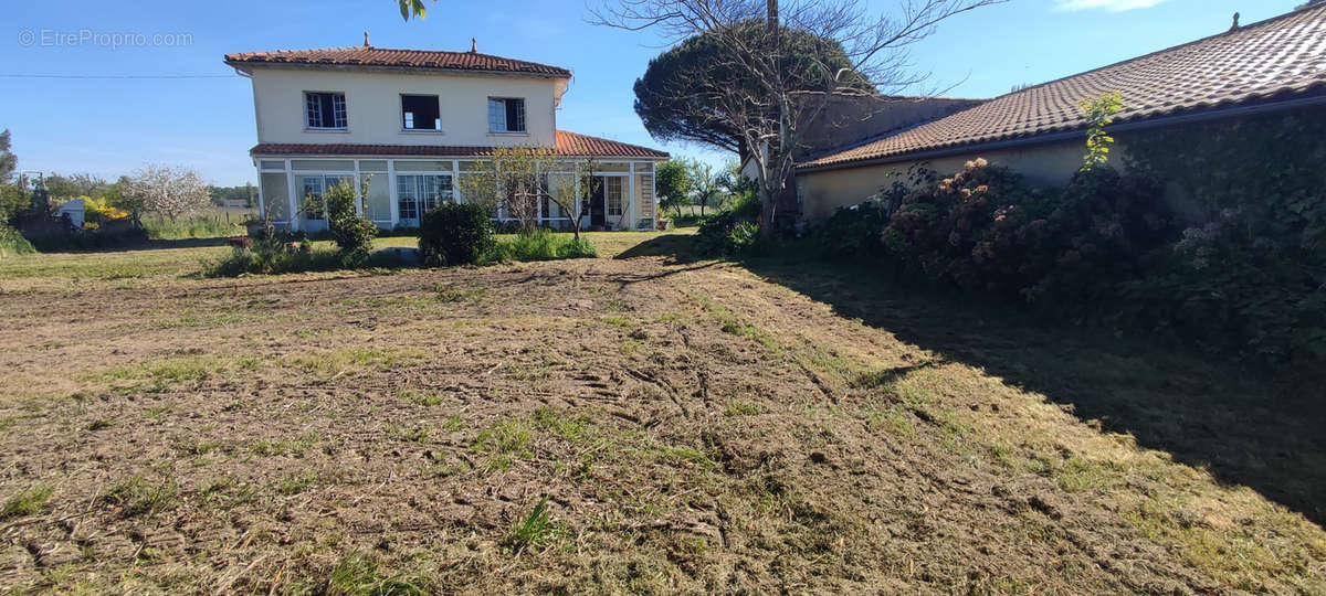 Maison à CHENAC-SAINT-SEURIN-D&#039;UZET