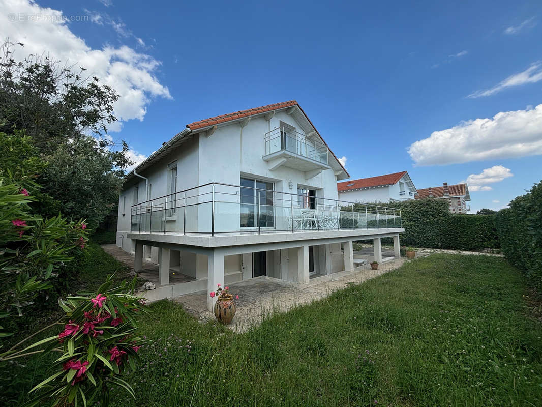 Maison à VAUX-SUR-MER