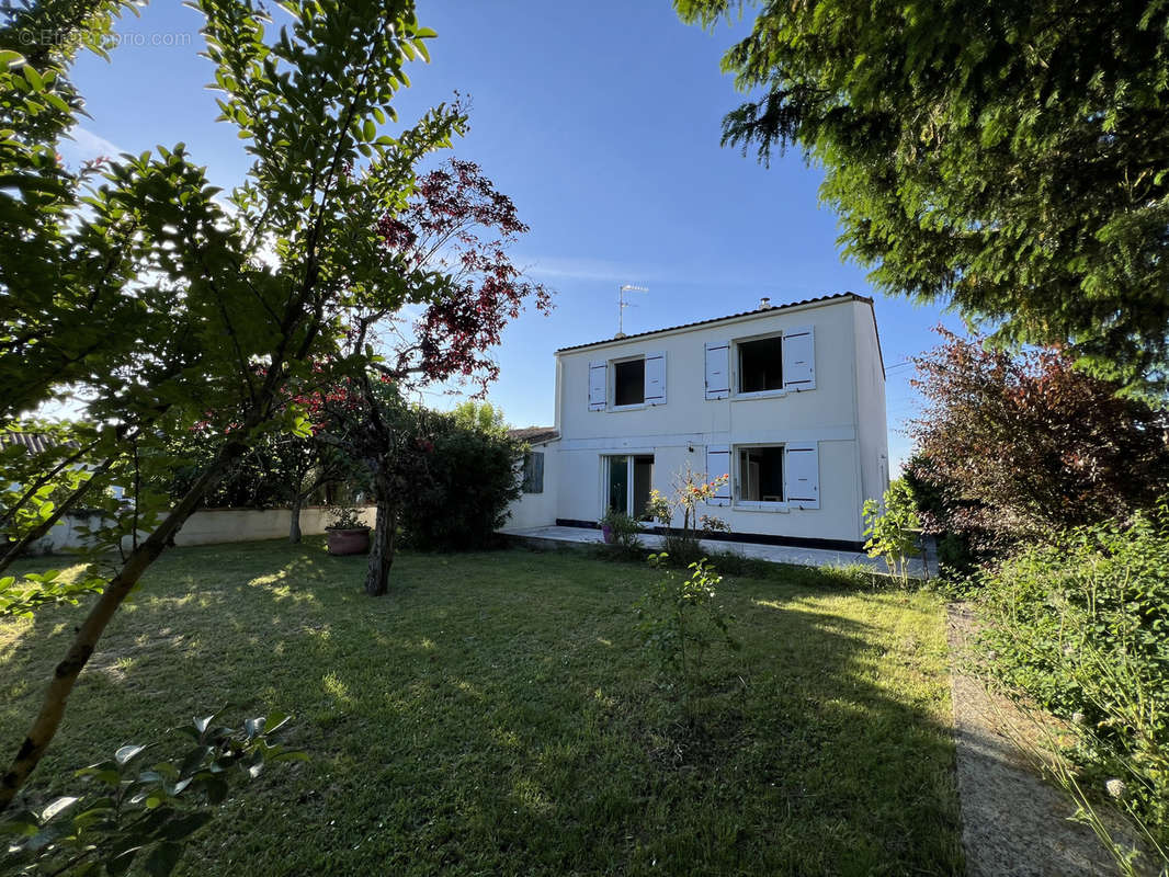 Maison à SAINTES