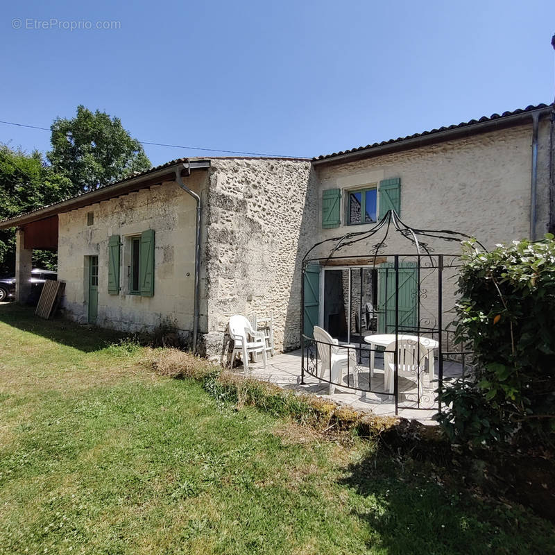 Maison à LA CHAPELLE-DES-POTS