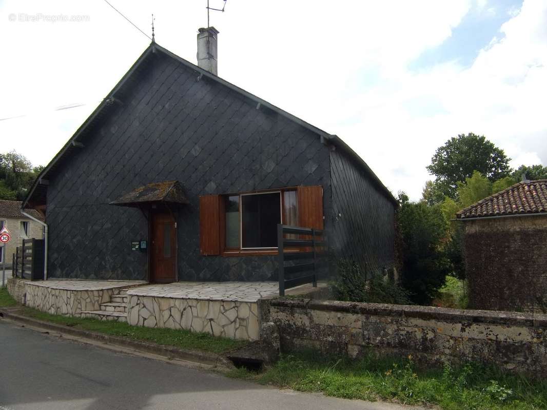 Maison à CHEF-BOUTONNE