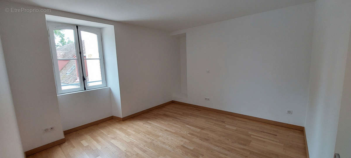 Appartement à FONTENAY-TRESIGNY