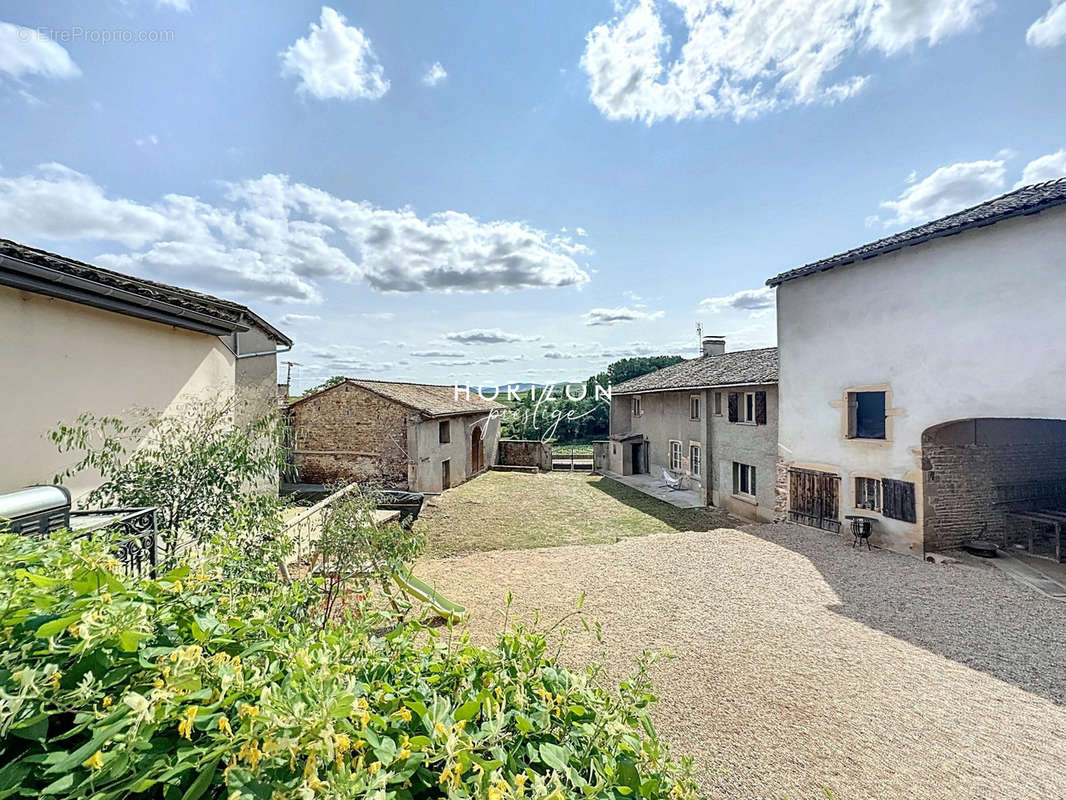 Maison à CORCELLES-EN-BEAUJOLAIS