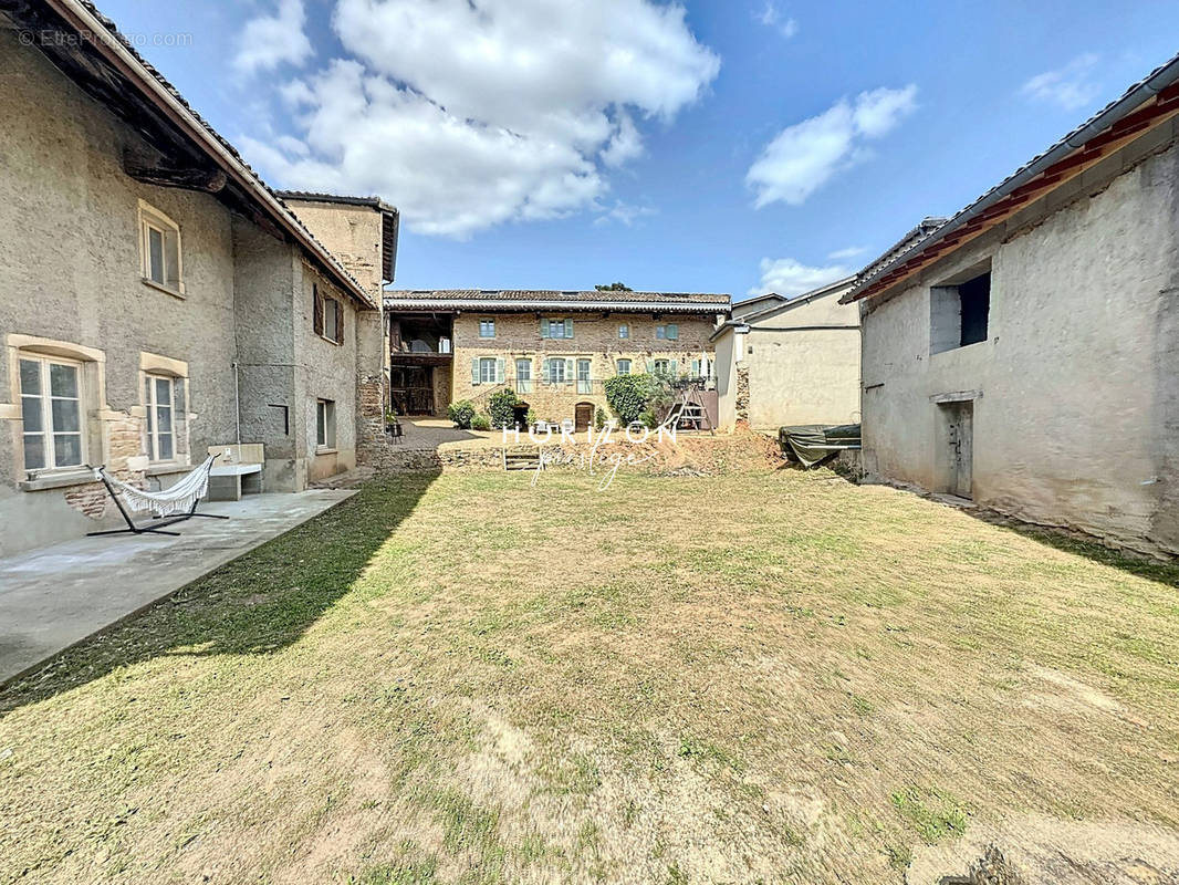 Maison à CORCELLES-EN-BEAUJOLAIS