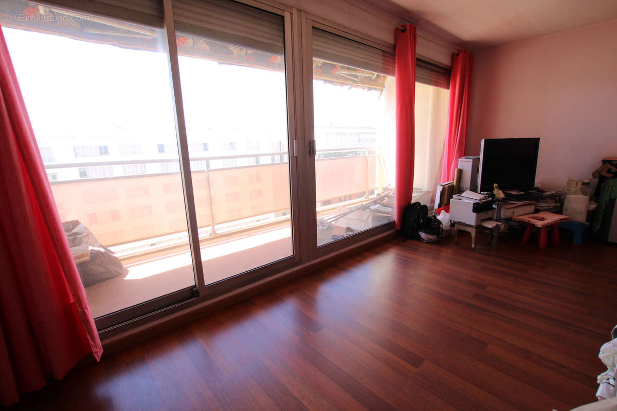 Appartement à MARSEILLE-2E