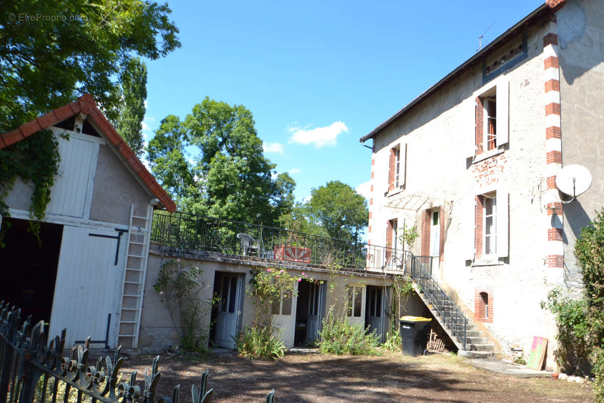 Maison à JENZAT