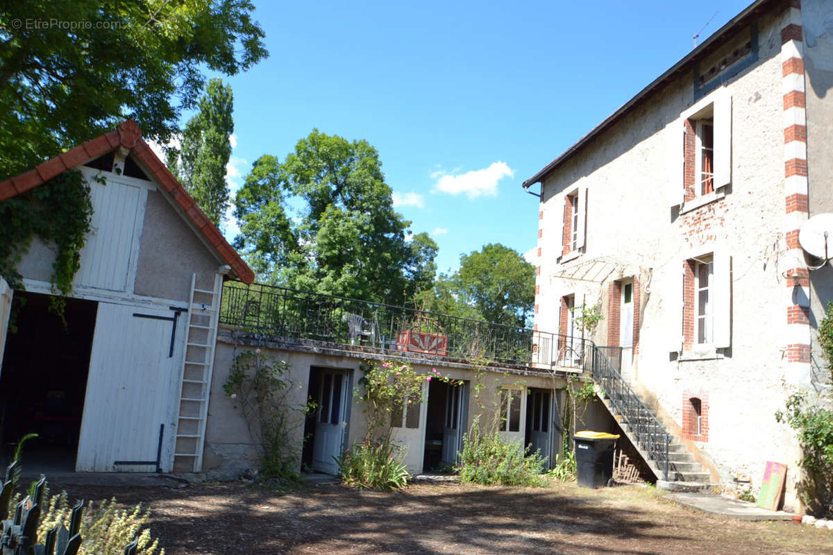 Maison à JENZAT