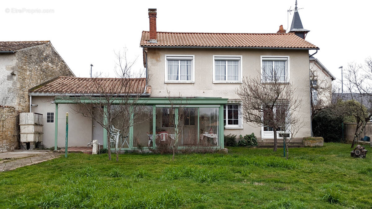 Maison à COULON