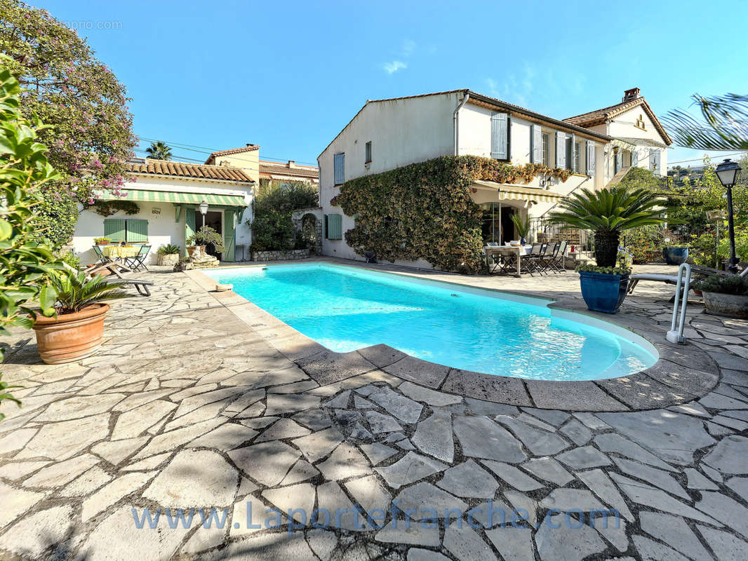 Maison à CAGNES-SUR-MER