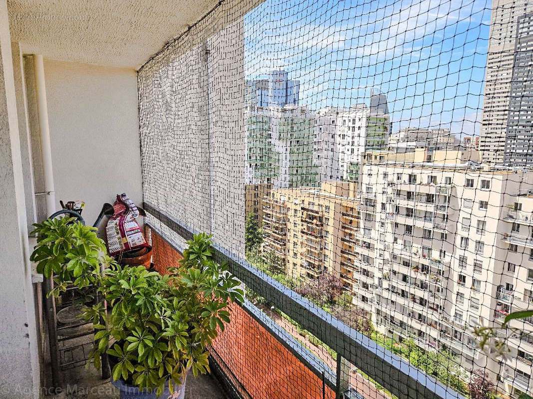 Appartement à COURBEVOIE