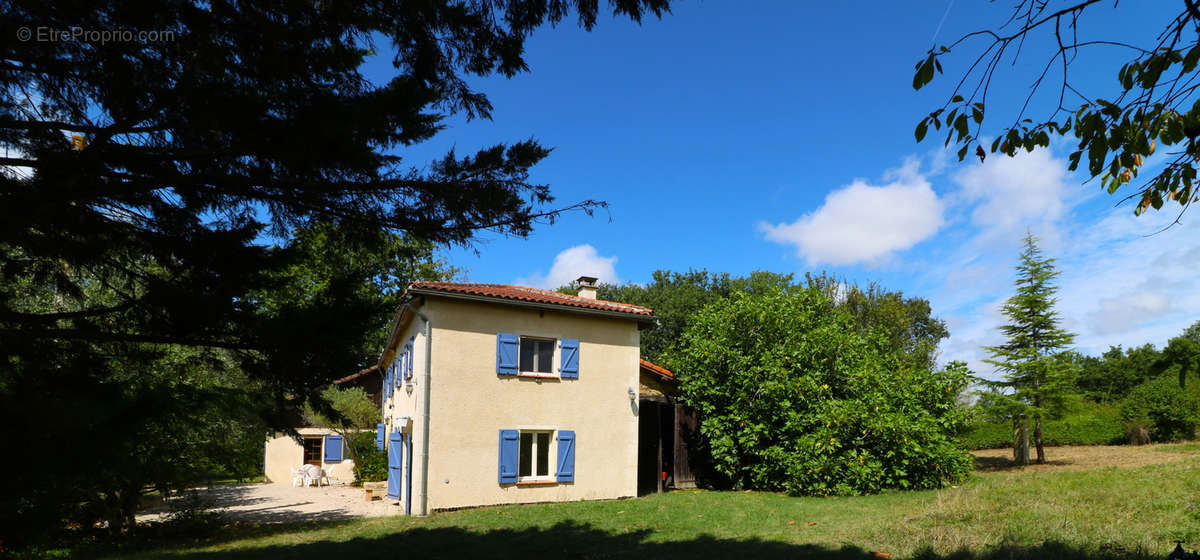 Maison à MONTESQUIOU