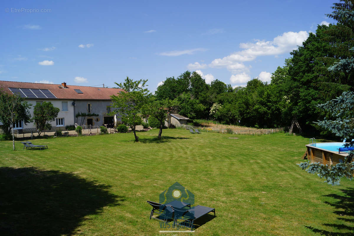 Maison à SAINT-PRIEST-DES-CHAMPS