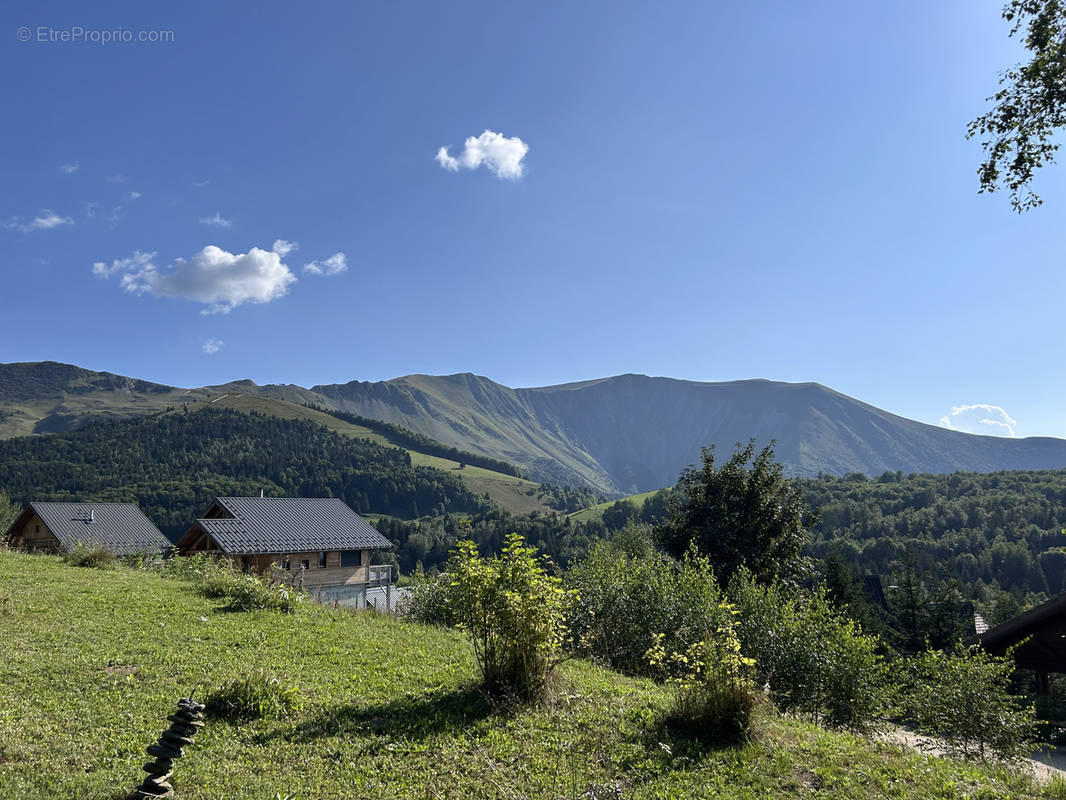 Terrain à LA MORTE