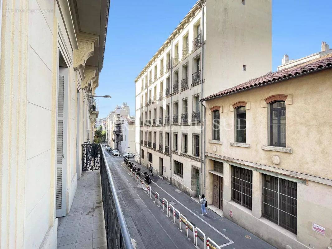 Appartement à MARSEILLE-1E