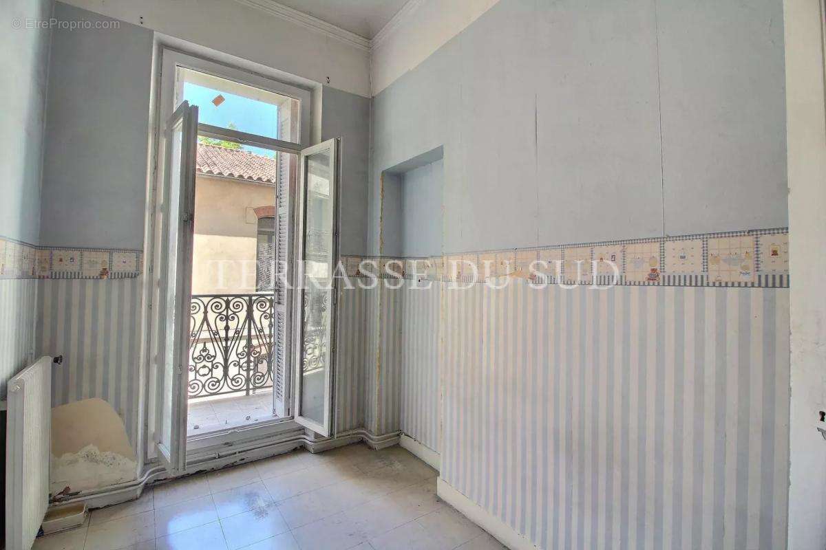 Appartement à MARSEILLE-1E