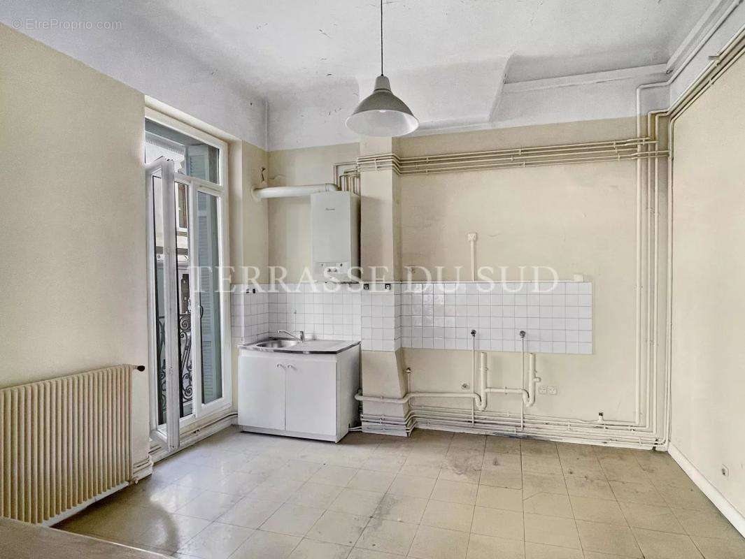 Appartement à MARSEILLE-1E