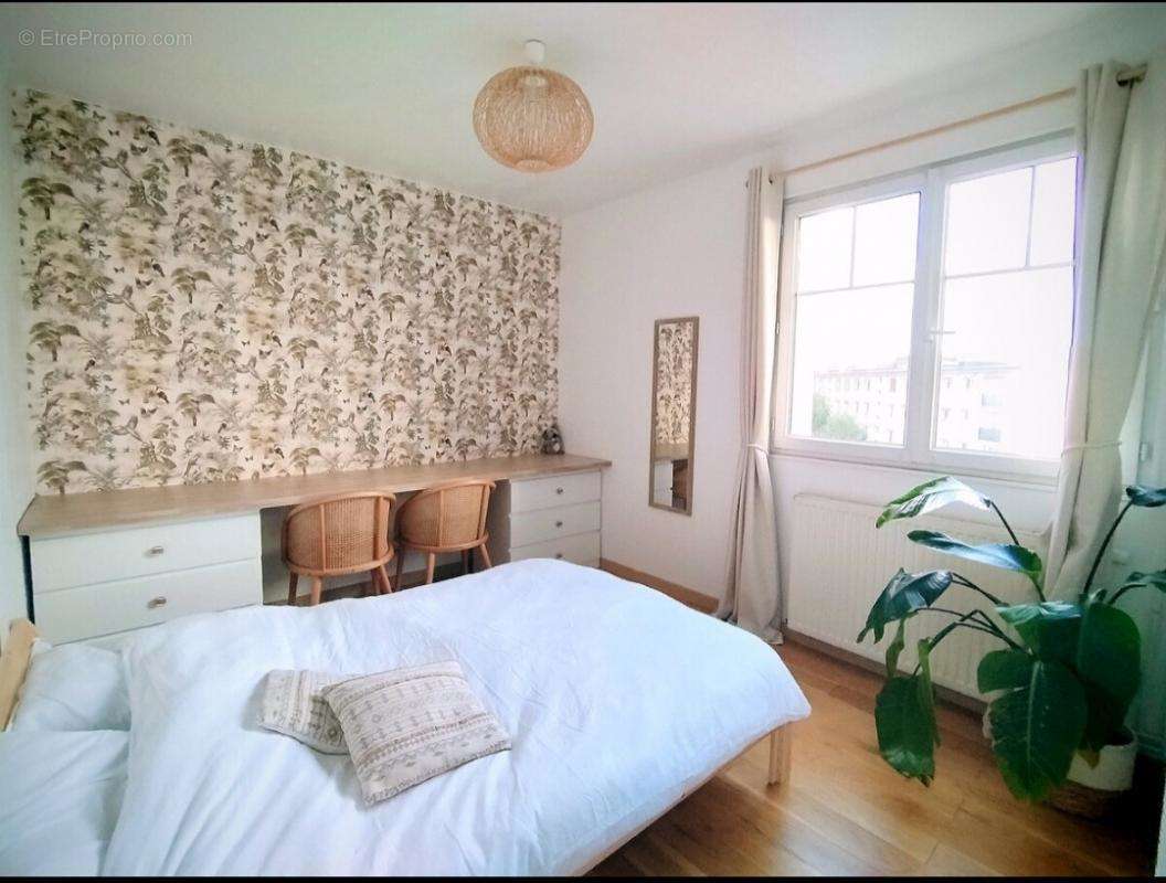 Appartement à PARIS-20E