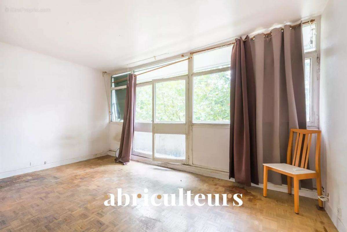 Appartement à PARIS-20E